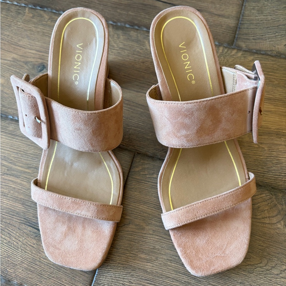 Vionic suede heel slip on sandals size 8 NEW